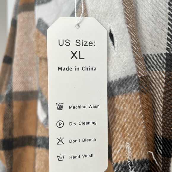 Plaid shacket with tags on. Size XL - Picture 3 of 5